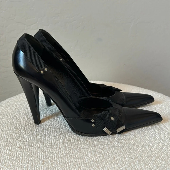 Vintage Prada Pointed Toe Metal Bow Heels Size 38 - Picture 4 of 9